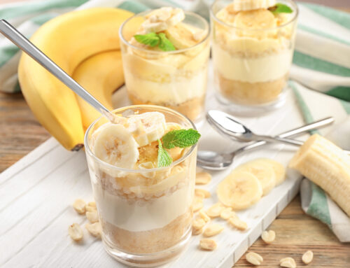 Vasitos de mousse de banana con Mini Mantekitas Turimar